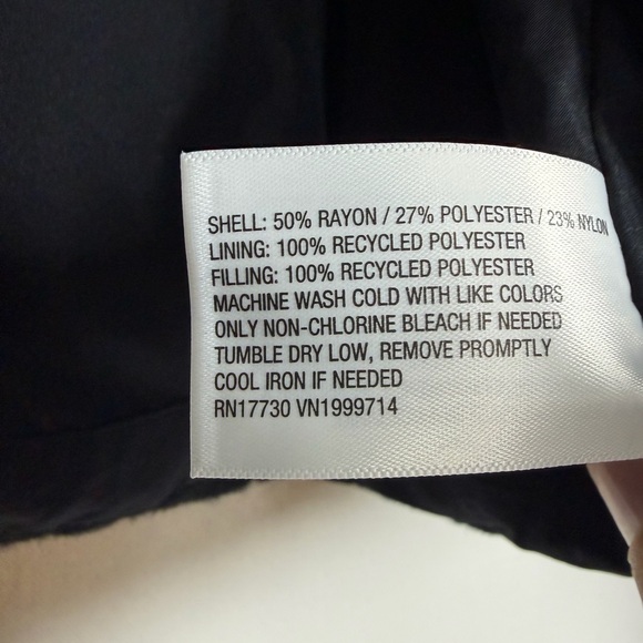 All In Motion™ Women's Puffer Jacket - Black L - Sold Out - Picture 15 of 16